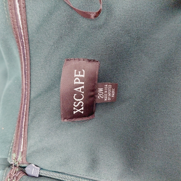 New XScape Off the Shoulder Scuba Crepe Column Gown in Pine Green P3636 - Picture 7 of 10